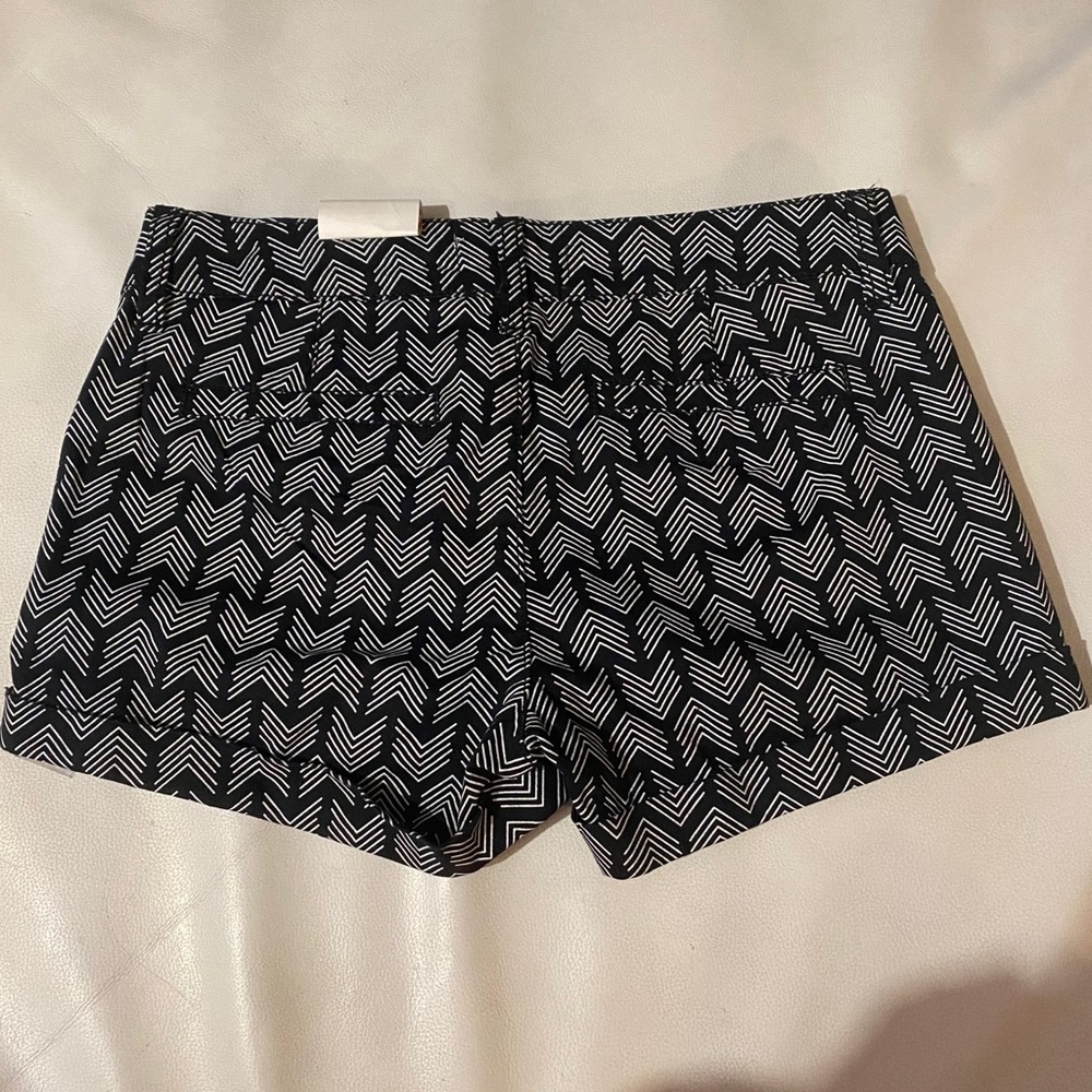 Shorts - Picture 2 of 3